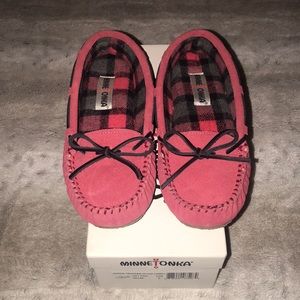 -Never Worn- Minnetonka Plaid Lined Moccasin, Pink, Size 8